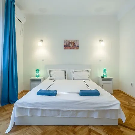 City Center Regal Διαμέρισμα *